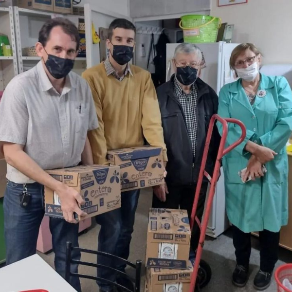 Leche para el Vilela - Rotary Club Rosario Sud